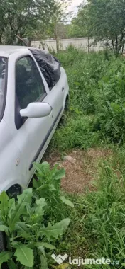 Dezmembrez Renault Clio 2 
