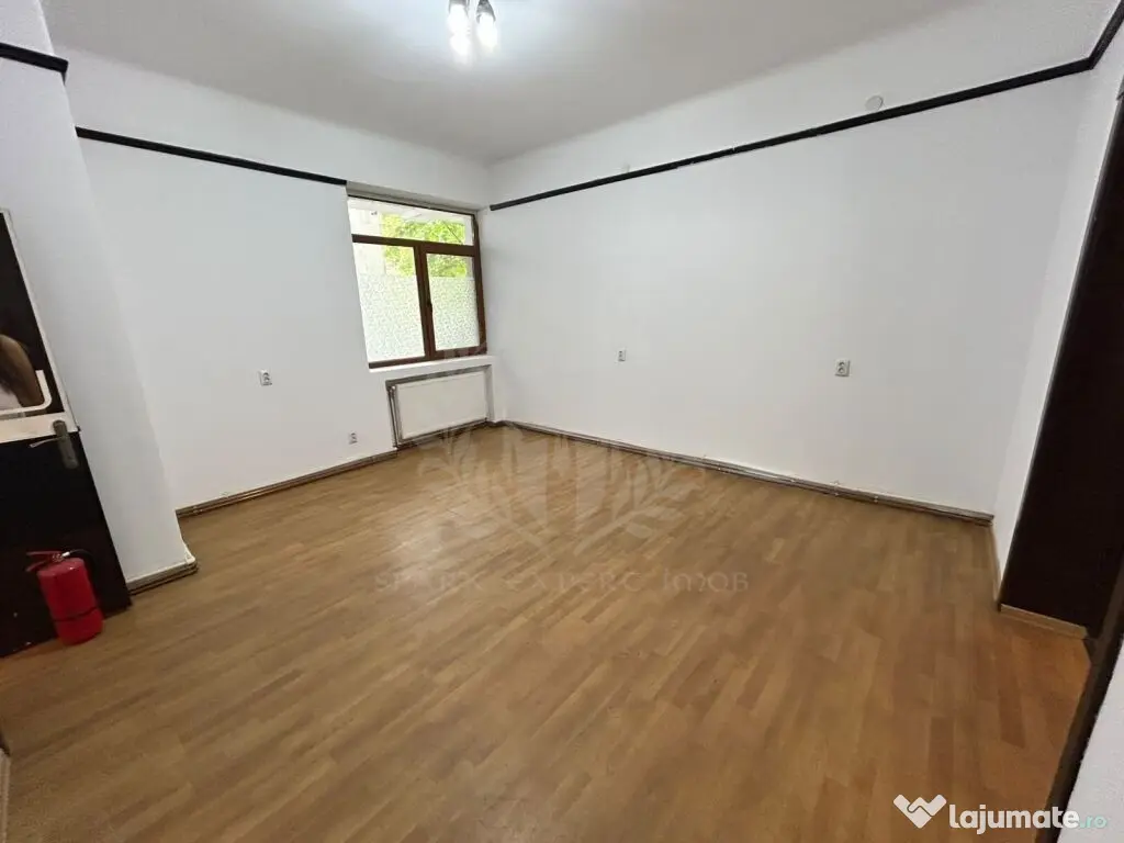 Spațiu comercial de închiriat //100 mp | Zona centrală - Ploiesti (Prahova)