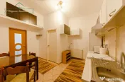 Apartament, grădină proprie de 200 mp și centrală pe gaz 