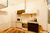 Apartament, grădină proprie de 200 mp și centrală pe gaz 