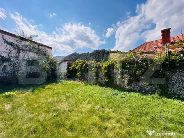 Cladire cu 12 camere - Regim Hotelier / Apart Hotel - in zon - Brasov (Brasov)