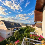 Apartament 3 camere, decomandat, regim vila, 2 terase, parca 