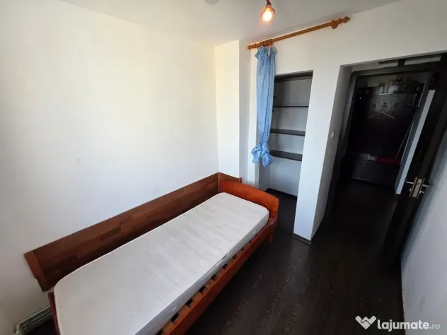 Apartament 2 camere transformat in 3 camere zona KM 4-5 - Constanta (Constanta)