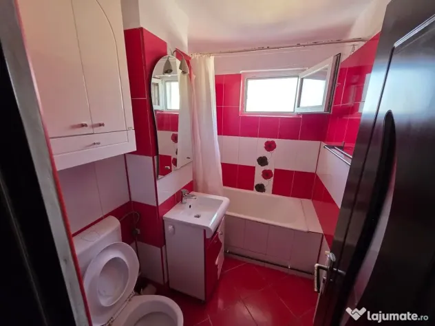 Apartament 2 camere transformat in 3 camere zona KM 4-5 - Constanta (Constanta)