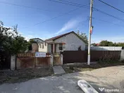 Casă de vanzare Golesti 4 camere 3 bai 