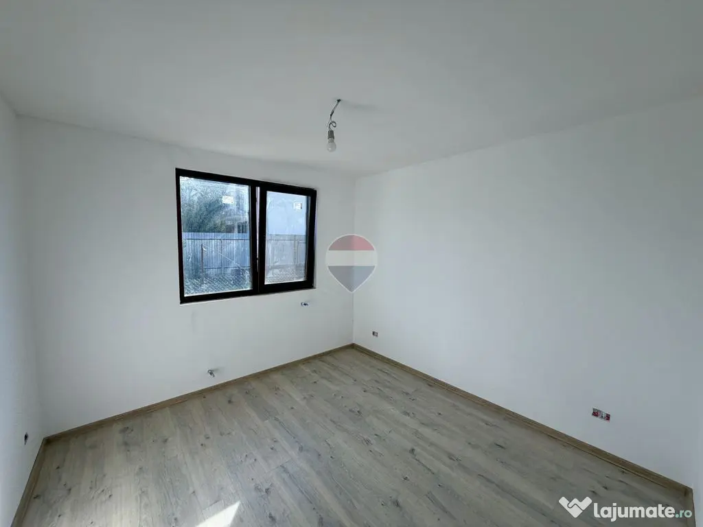 Casă de vanzare Golesti 4 camere 3 bai - Golesti (Vrancea)