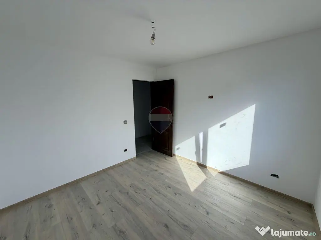 Casă de vanzare Golesti 4 camere 3 bai - Golesti (Vrancea)