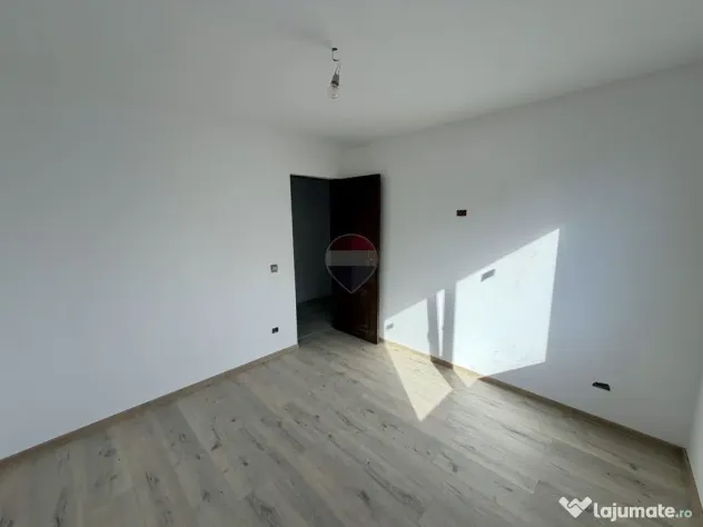 Casă de vanzare Golesti 4 camere 3 bai - Golesti (Vrancea)