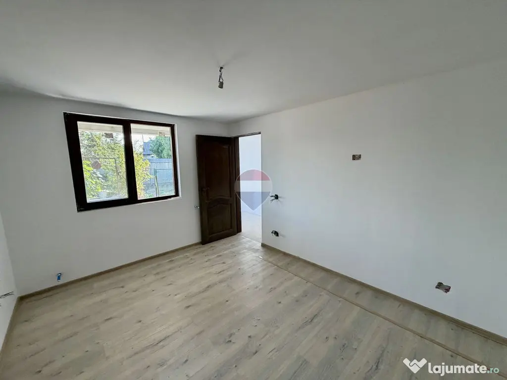 Casă de vanzare Golesti 4 camere 3 bai - Golesti (Vrancea)