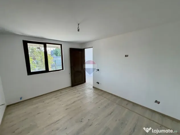 Casă de vanzare Golesti 4 camere 3 bai - Golesti (Vrancea)