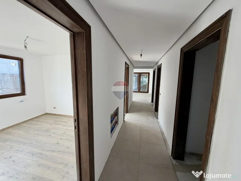 Casă de vanzare Golesti 4 camere 3 bai - Golesti (Vrancea)