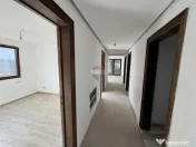 Casă de vanzare Golesti 4 camere 3 bai 