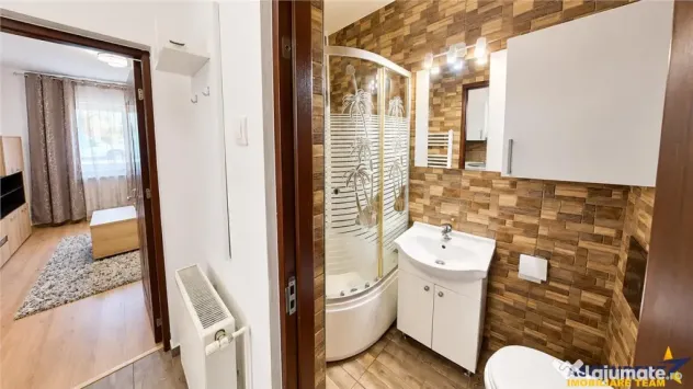 Garsoniera micuta si cocheta, zona Triaj -Brasov - Brasov (Brasov)