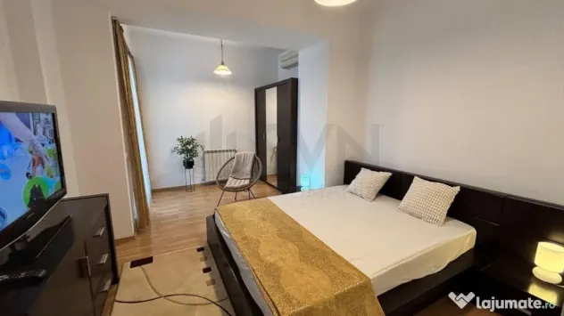 テ始chiriere apartament 4 camere decomandat, Herトピtrトブ, 117 mp, 2 parcトビi - Bucuresti (Bucuresti-Ilfov)