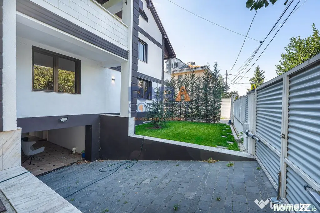 Casă premium 3 dormitoare + birou, garaj încălzit, acceptă animale - Roman (Neamt)