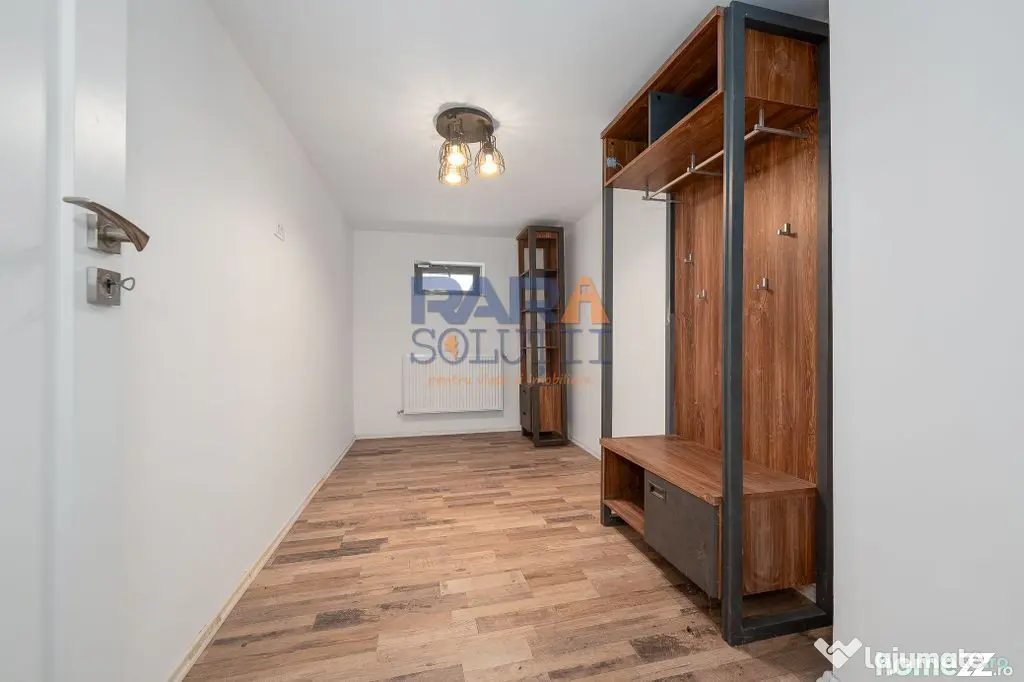 Casă premium 3 dormitoare + birou, garaj încălzit, acceptă animale - Roman (Neamt)