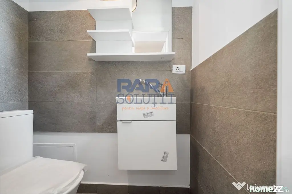 Casă premium 3 dormitoare + birou, garaj încălzit, acceptă animale - Roman (Neamt)