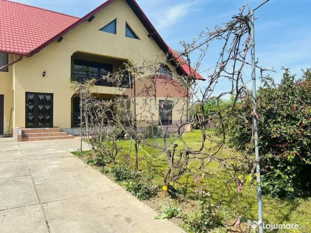 Casa de vanzare in Mitocul Dragomirnei - 2 km de Manastirea Dragomirna - Mitocu Dragomirnei (Suceava)