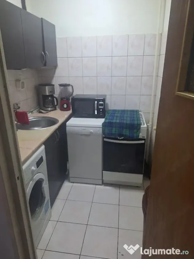 Tineretului etaj 5 semidecomandat - Bucuresti (Bucuresti-Ilfov)