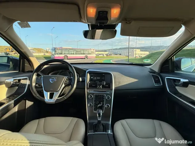 Volvo XC60 D5 AWD Summum 2015, 215 CP, automată, istoric complet