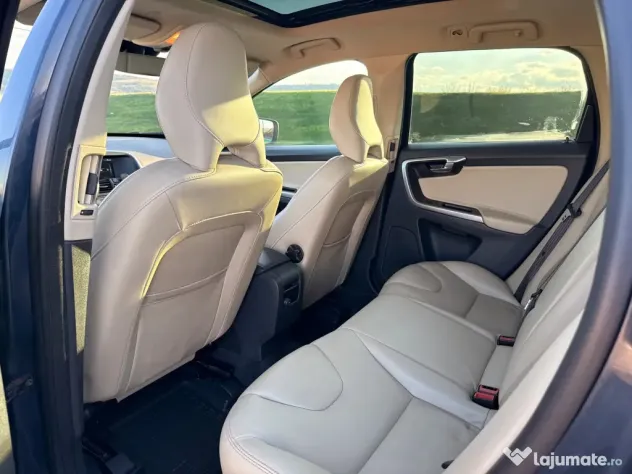 Volvo XC60 D5 AWD Summum 2015, 215 CP, automată, istoric complet