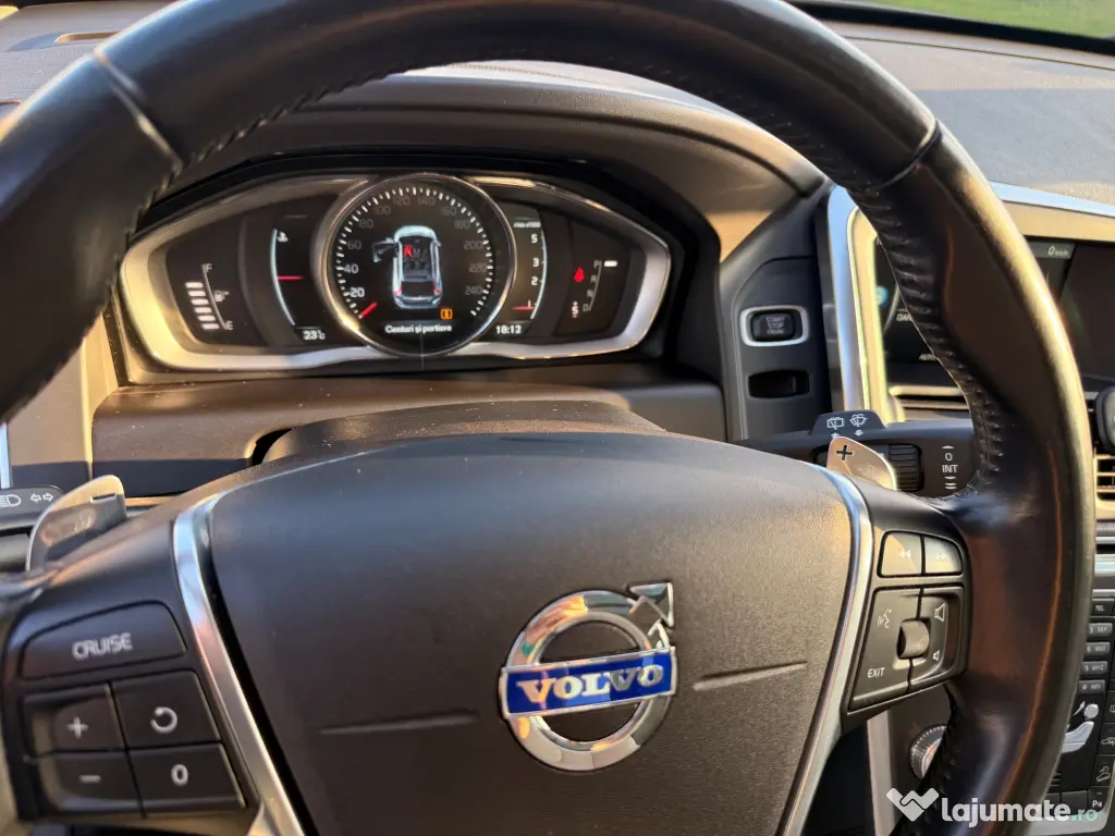 Volvo XC60 D5 AWD Summum 2015, 215 CP, automată, istoric complet