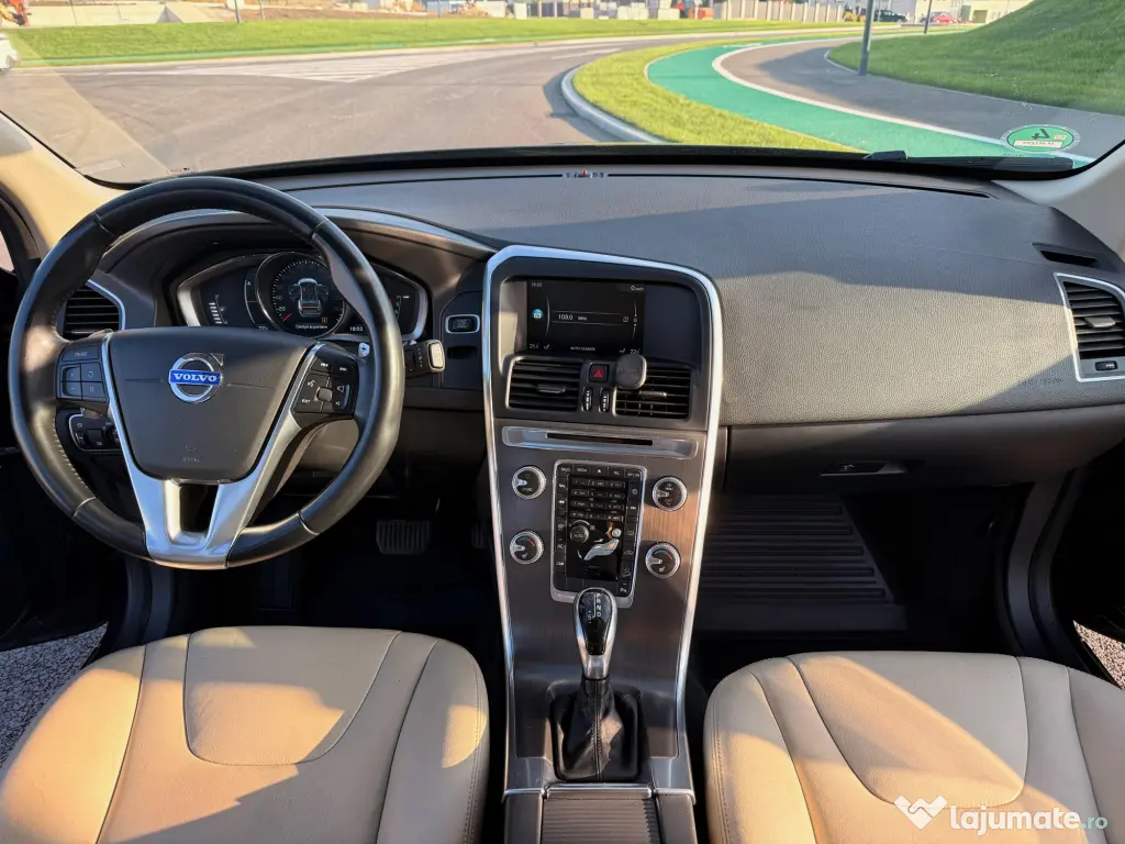 Volvo XC60 D5 AWD Summum 2015, 215 CP, automată, istoric complet