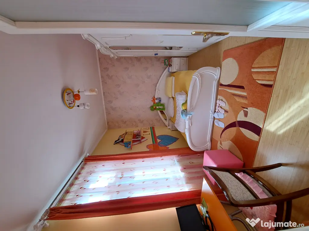 Proprietar!-Vând apartament spațios în Roman