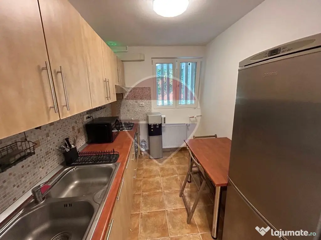 Birou 2 cam Parter înalt la 4 min Metrou Muncii - Bucuresti (Bucuresti-Ilfov)