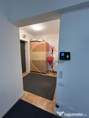 Birou 2 cam Parter înalt la 4 min Metrou Muncii 