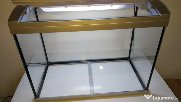 Vand acvariu Hailea 60 l + accesorii 300 ron