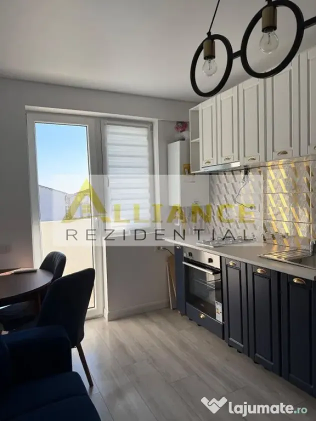 2 camere open space Nou, Metrou aparatorii patriei parcare 40 euro - Bucuresti (Bucuresti-Ilfov)