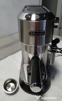 Espressor De’Longhi Dedica inox, cu spumator de lapte
