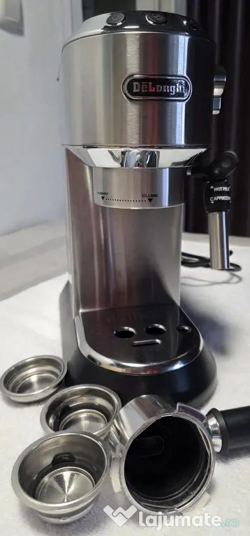 Espressor De’Longhi Dedica inox, cu spumator de lapte