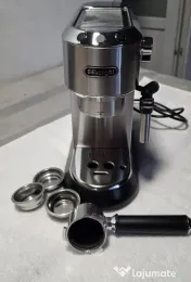Espressor De’Longhi Dedica inox, cu spumator de lapte