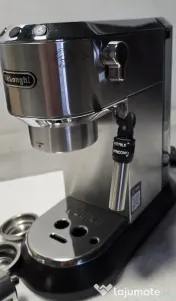 Espressor De’Longhi Dedica inox, cu spumator de lapte