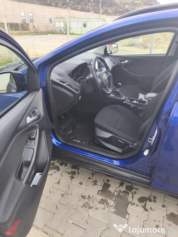Ford Focus an 2016 Benzină