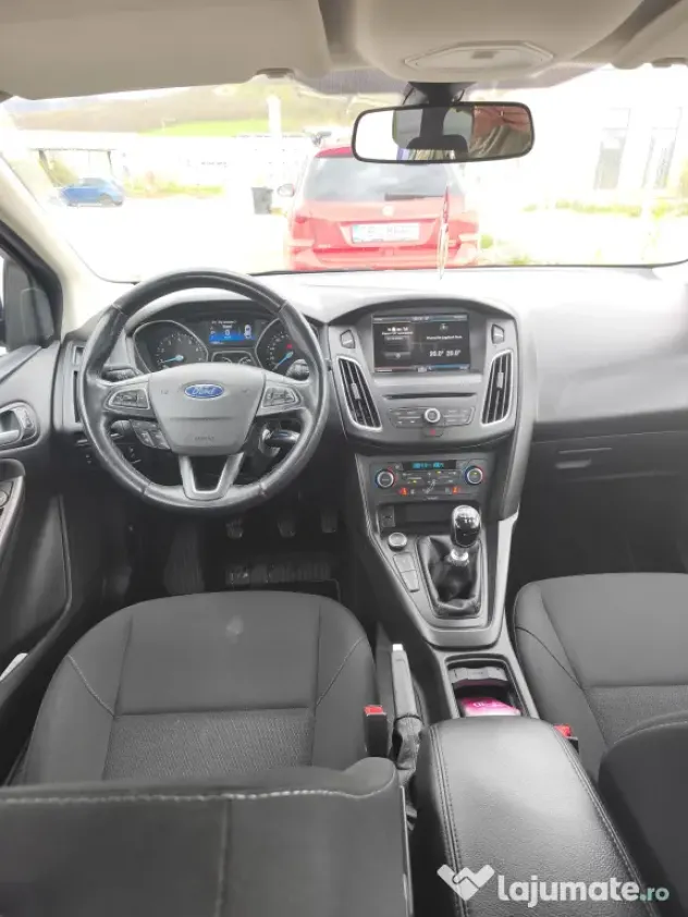Ford Focus an 2016 Benzină
