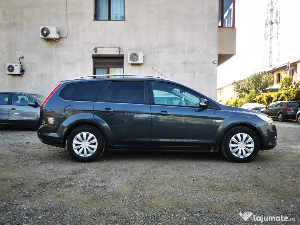 FORD Focus 2010 — imagine 5