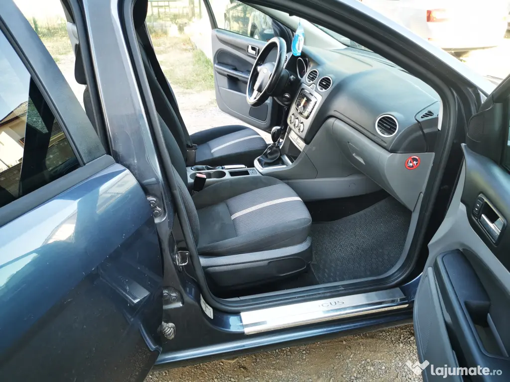 FORD Focus 2010 — imagine 10