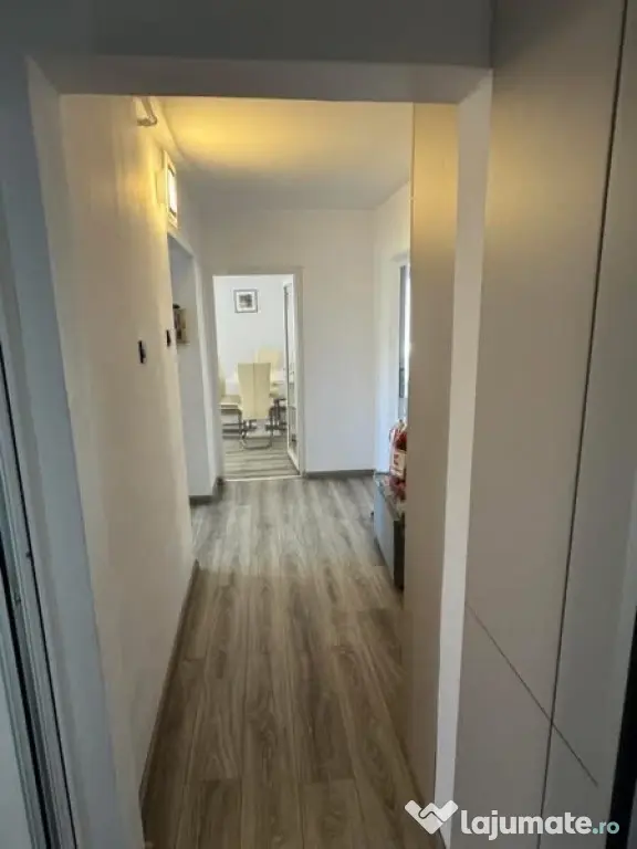 Apartament de vanzare 3 camere - Blaj (Alba)
