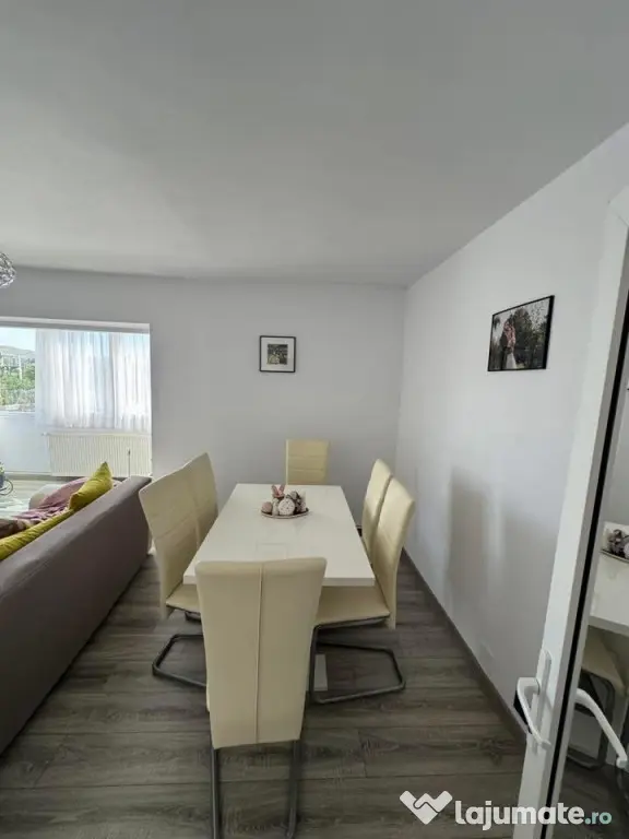 Apartament de vanzare 3 camere - Blaj (Alba)