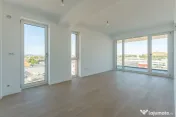 Studio Bartolomeu | 43 mp + Balcon 10 mp | Etaj 5/8 | Sală Polivalentă 