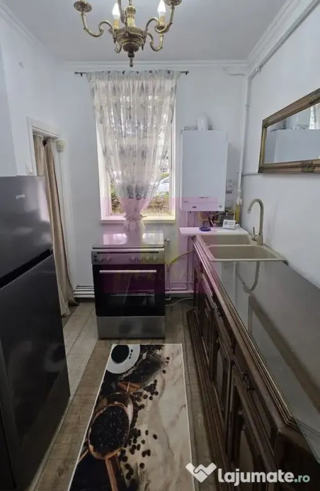 Apartament cu 2 camere, spatiu comercial – Campina, central - Campina (Prahova)