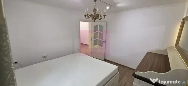Apartament cu 2 camere, spatiu comercial – Campina, central - Campina (Prahova)