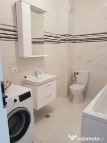 Ofer pentru închiriere apartament decomandat cu 2 camere Oltenitei