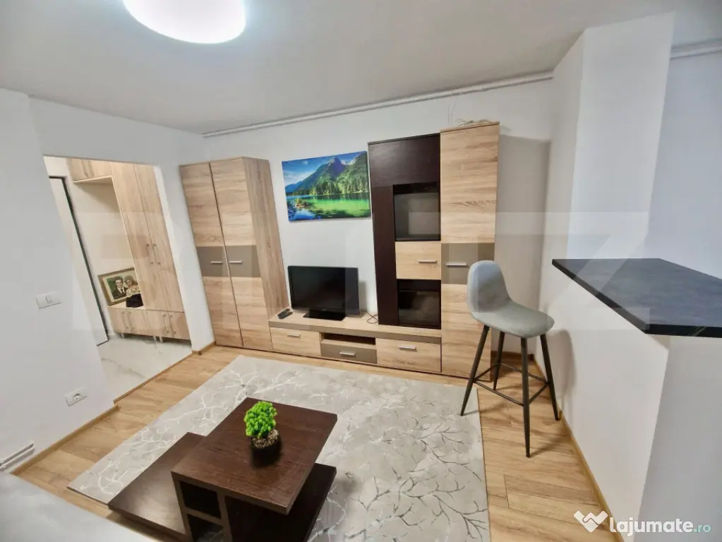 Garsonieră decomandată, renovată complet și mobilată ?? - Brasov (Brasov)