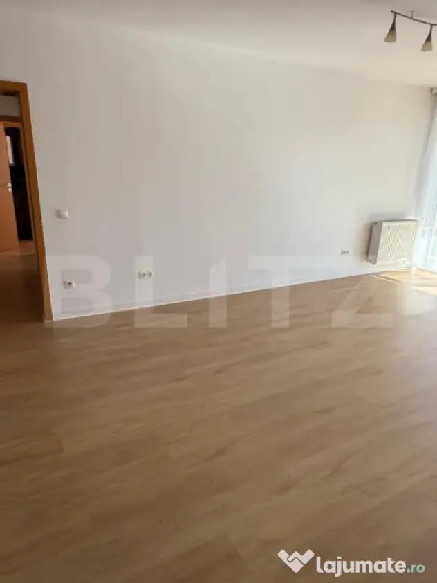 Apartament 3 camere, 2 bai, etaj intermediar, parcare, boxa, - Brasov (Brasov)