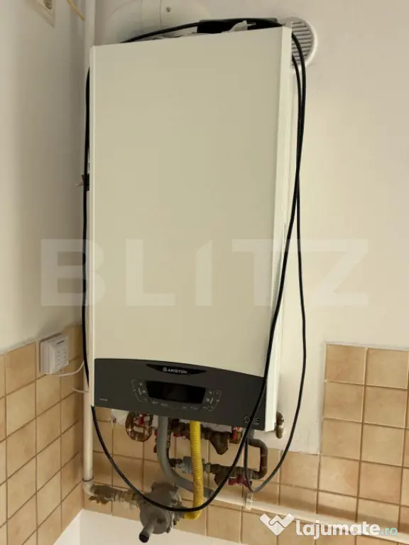 Apartament 3 camere, 2 bai, etaj intermediar, parcare, boxa, - Brasov (Brasov)