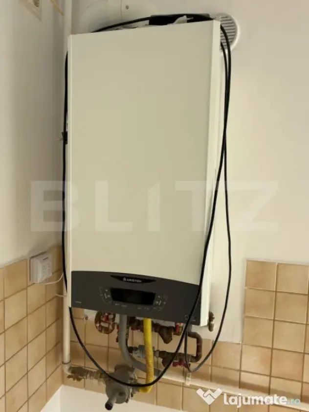 Apartament 3 camere, 2 bai, etaj intermediar, parcare, boxa, - Brasov (Brasov)